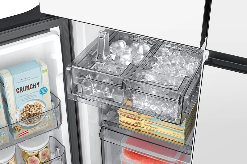 36" 23 cu.ft. Bespoke Counter Depth 4-Door Flex Fridge with Beverage Center | Samsung Canada