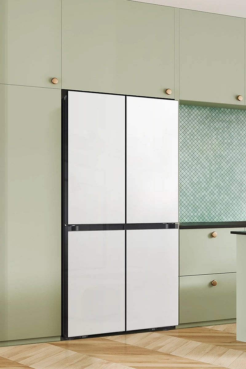 36" 23 cu.ft. Bespoke Counter Depth 4-Door Flex Fridge with Beverage Center | Samsung Canada