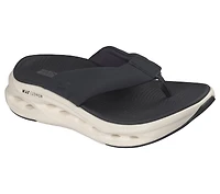 Max Cushioning Glide-Step Sandal