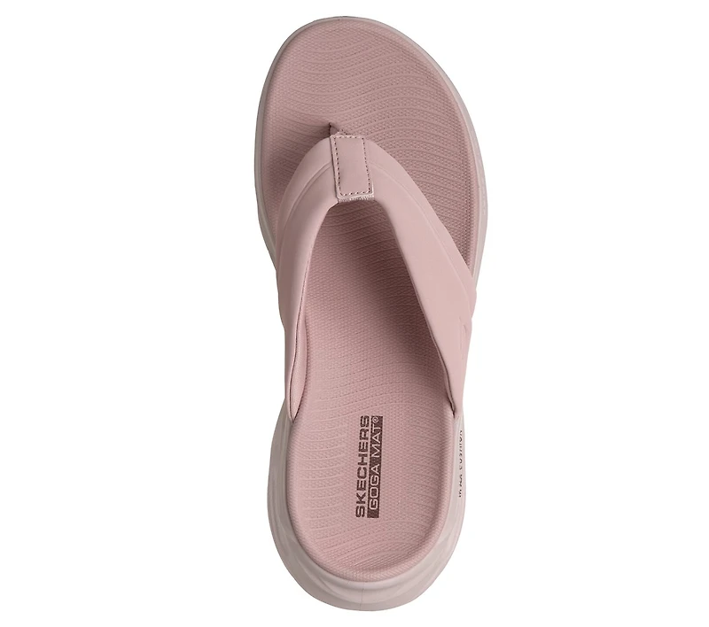 Max Cushioning Glide-Step Sandal