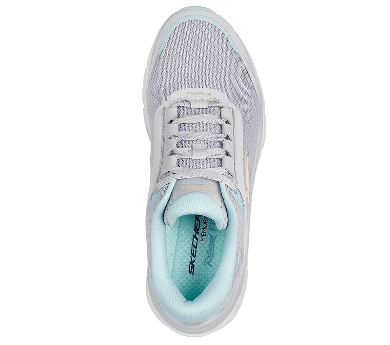 Relaxed Fit: D'Lux Walker 2.0