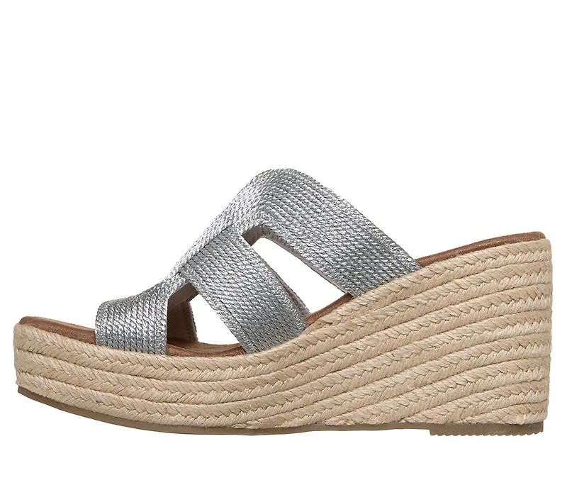 Martha Stewart: Iris - Unstoppable