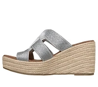 Martha Stewart: Iris - Unstoppable