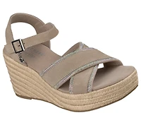 Martha Stewart: Iris - Modest Queen