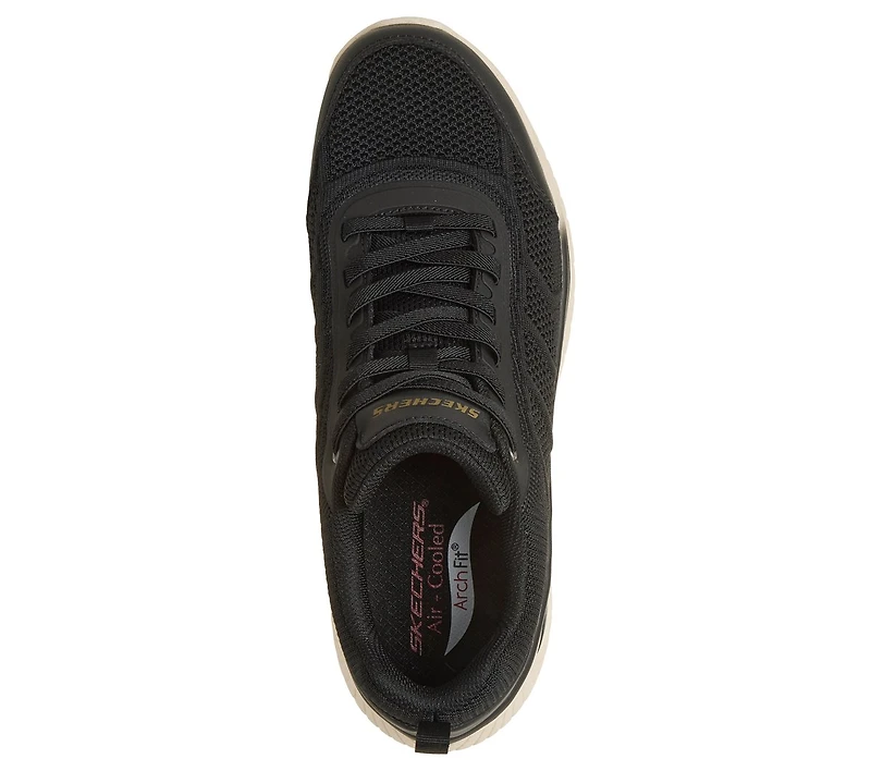 Relaxed Fit: Arch Fit Crosser