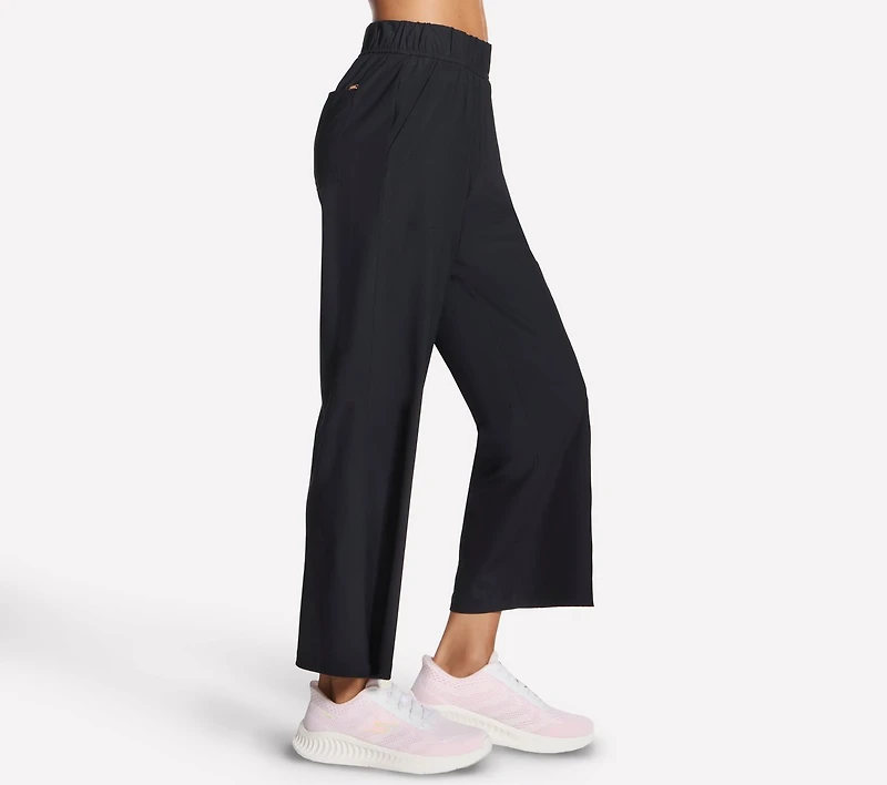 Skechers Slip-ins Destination Crop Pant