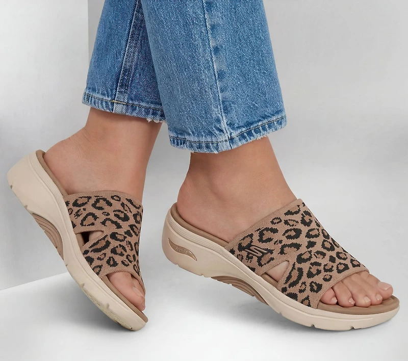 GO WALK Arch Fit 2.0 Sandal