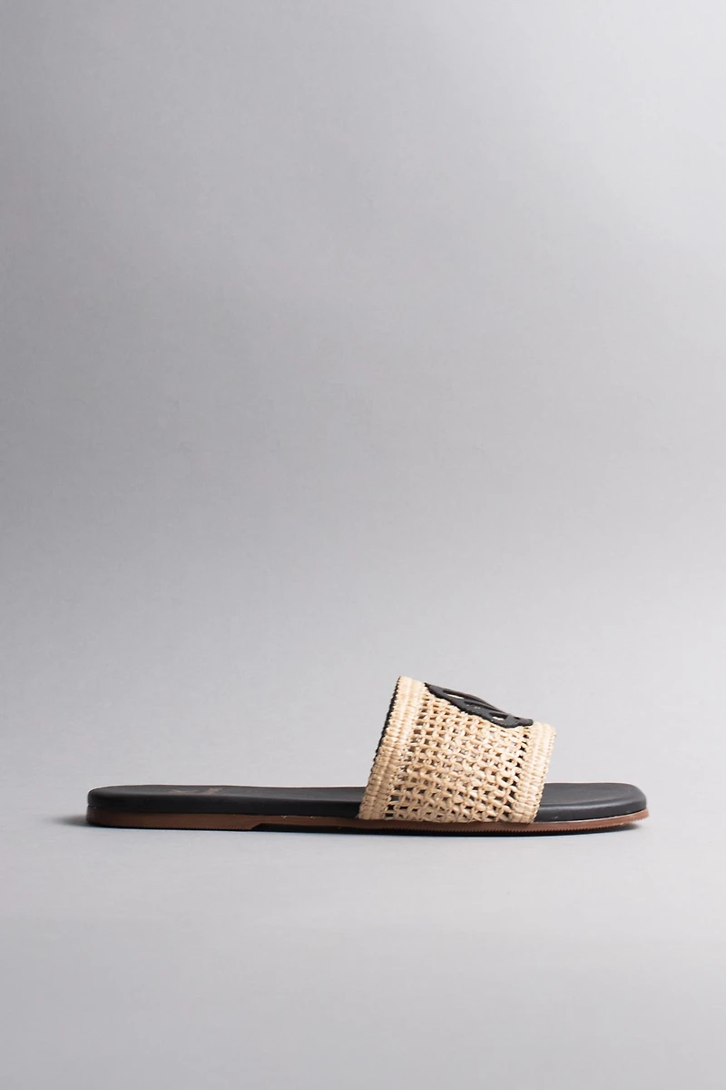 Kaanas Meera Seashell Fishnet Slide Sandals