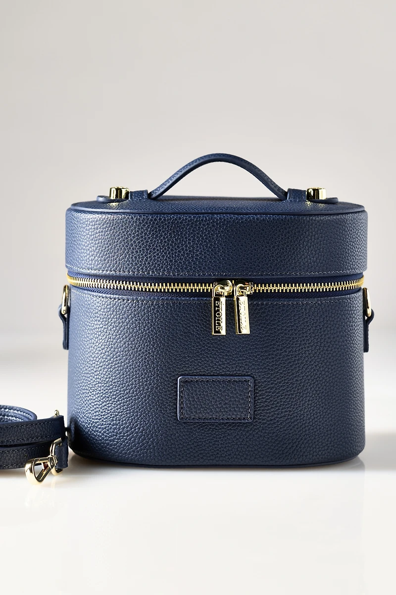 ETOILE Oval Toiletry Case