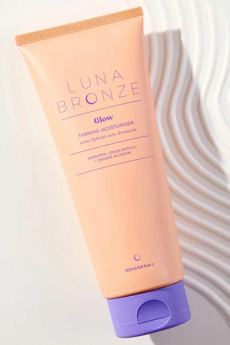 Luna Bronze Glow Gradual Tanning Moisturizer