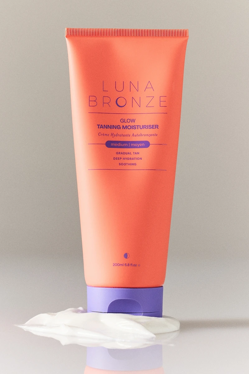 Luna Bronze Glow Gradual Tanning Moisturizer