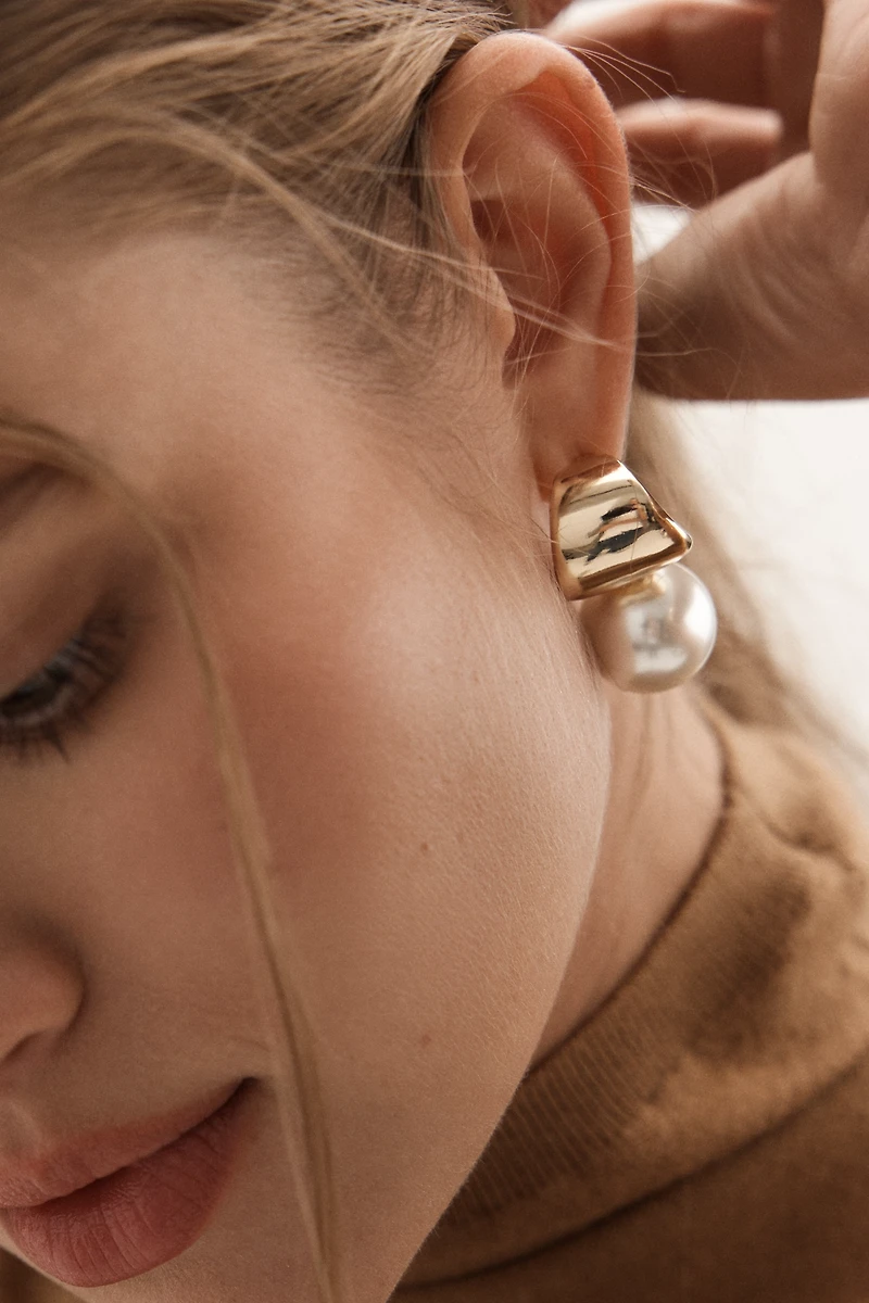 Pearl Drop Post Earrings