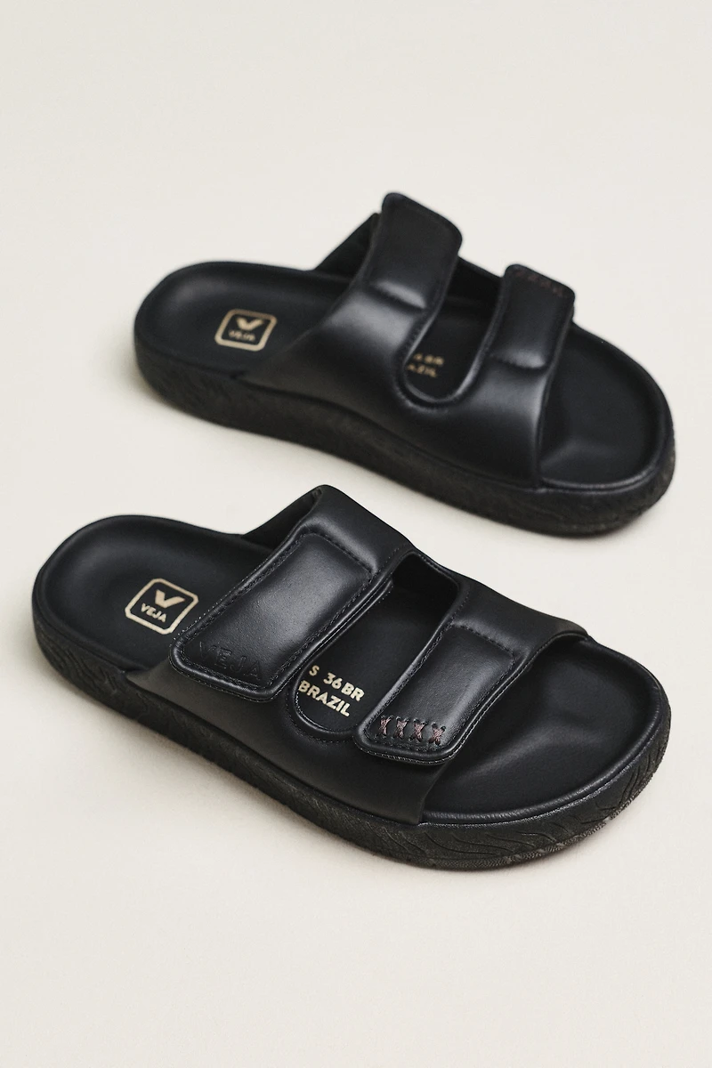 Veja Etna Bold Slide Sandals