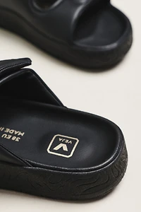 Veja Etna Bold Slide Sandals