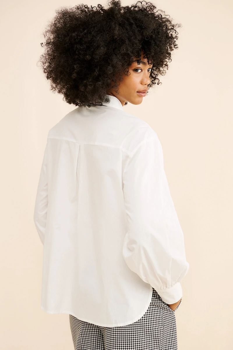 Flat White Rosette Tie Buttondown