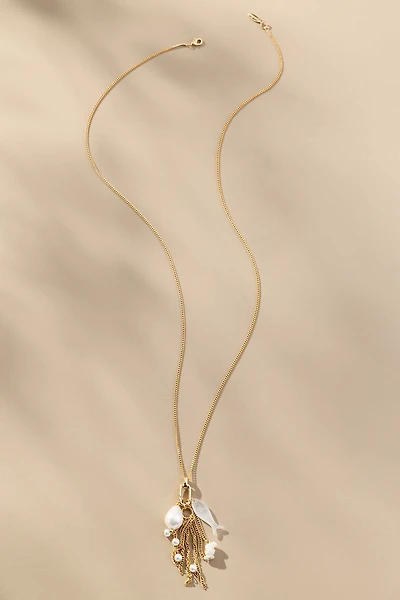 Delicate Pearl Pendant Necklace