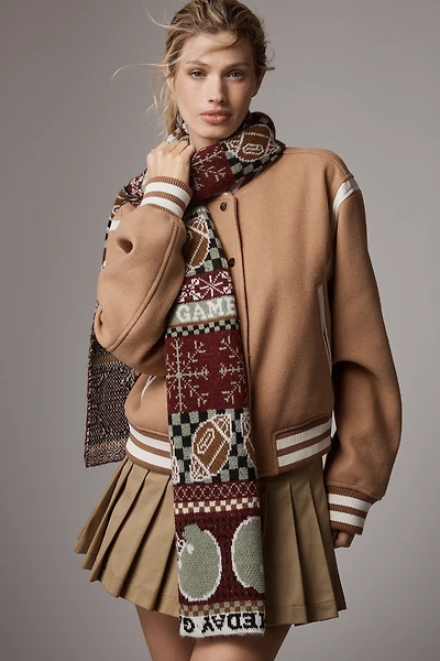 Mariel Scarf: Football Icon Edition