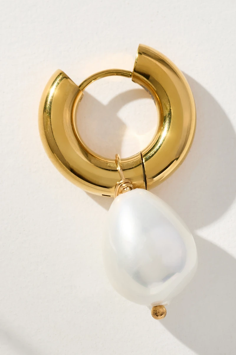 Timeless Pearly Drop Earrings