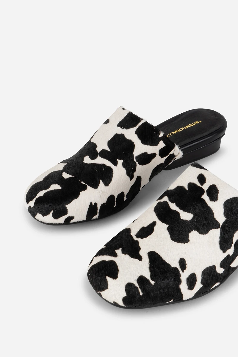 Intentionally Blank Touch Cowhide Slip-On Flats