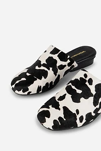 Intentionally Blank Touch Cowhide Slip-On Flats