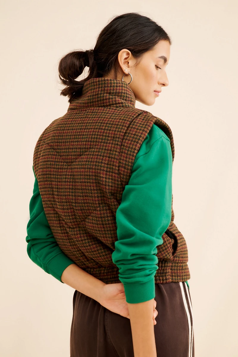 Avec Les Filles Houndstooth Front-Snap Quilted Vest
