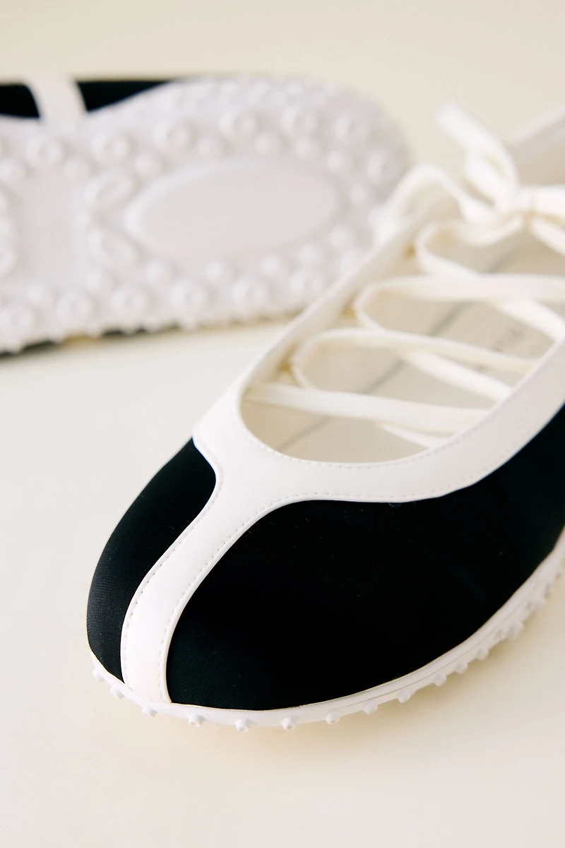 Coconuts by Matisse Lace-Up Flats