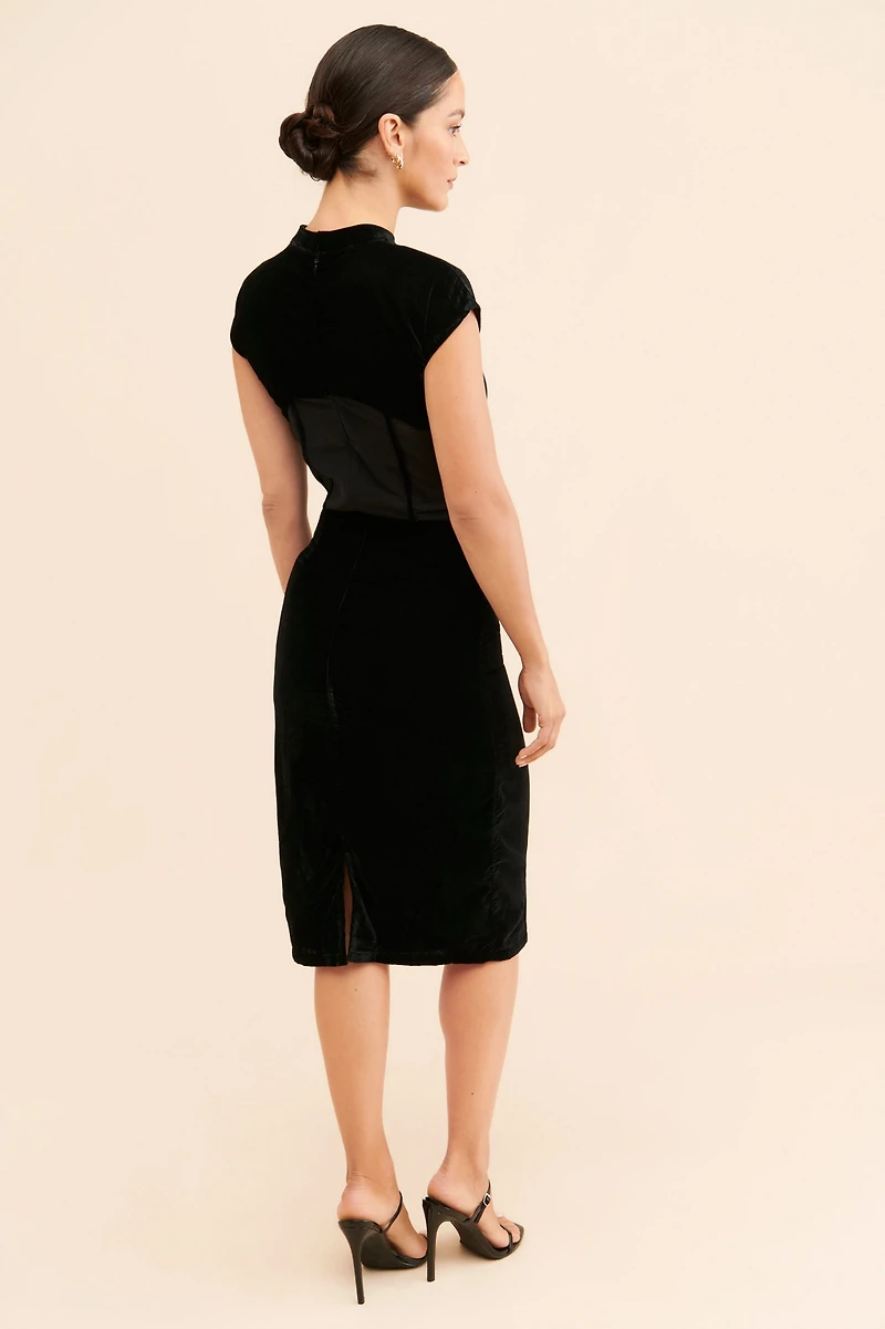Let Me Be Diane Velvet Midi Dress