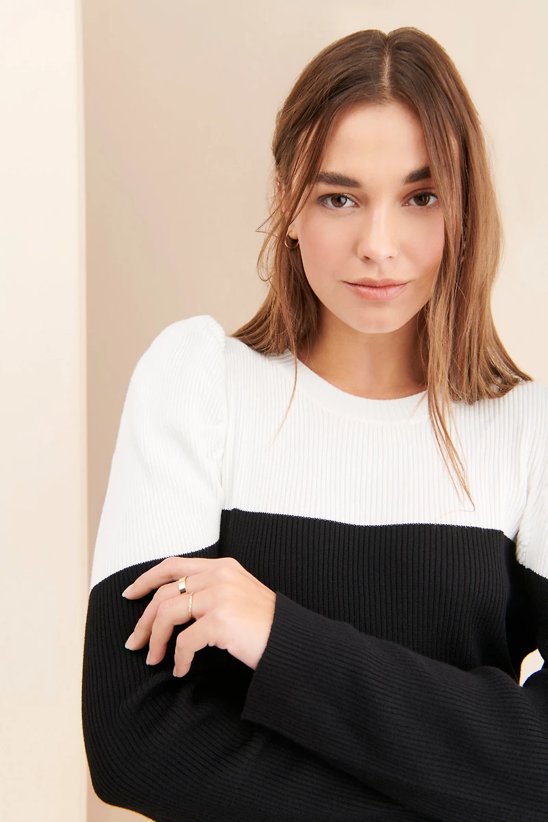 Avantlook Color Block Pullover