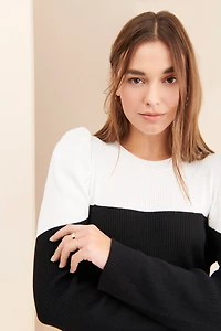 Avantlook Color Block Pullover