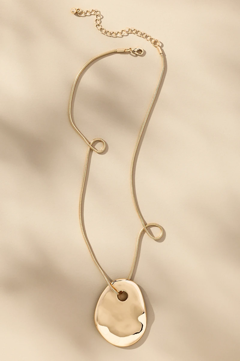 Delicate Sleek Pendant Necklace