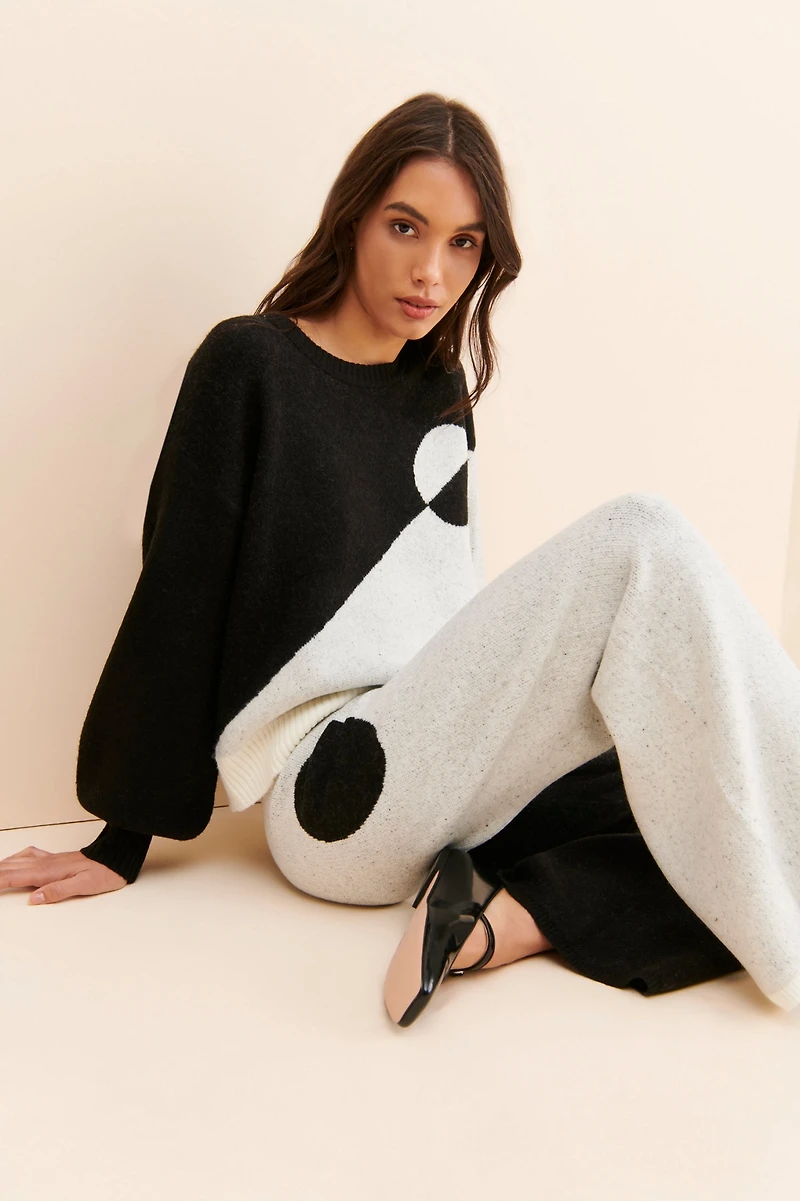 Flat White Half And Sweater Pants