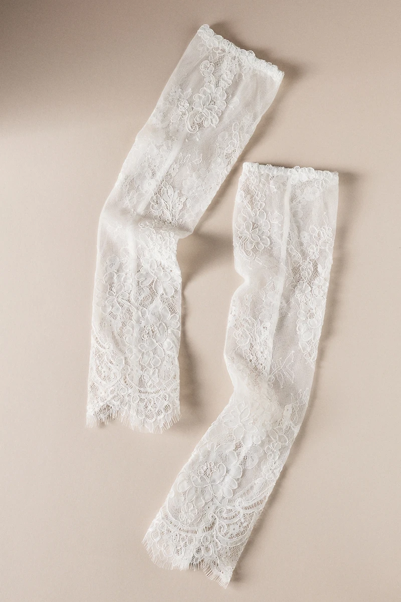 Untamed Petals Madeline Fingerless Lace Gloves