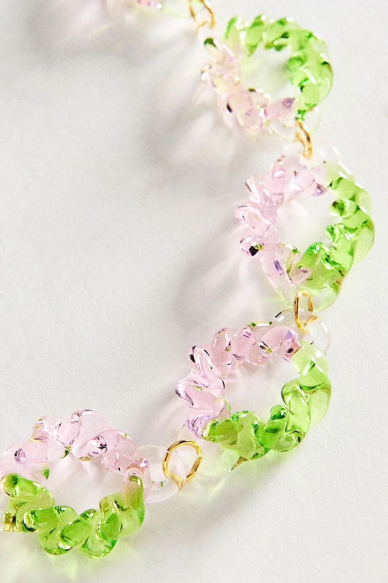 Levens Twist Circle Necklace