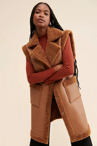 [BLANKNYC] Touch And Go Sherpa Vest