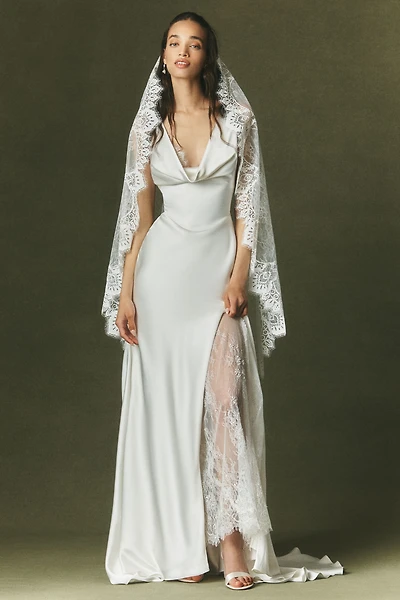 Watters Mantilla Lace Fingertip Veil