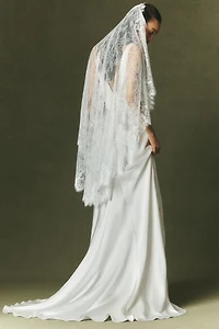 Watters Mantilla Lace Fingertip Veil