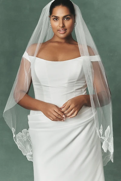 Watters 3D Floral Trim Fingertip Veil