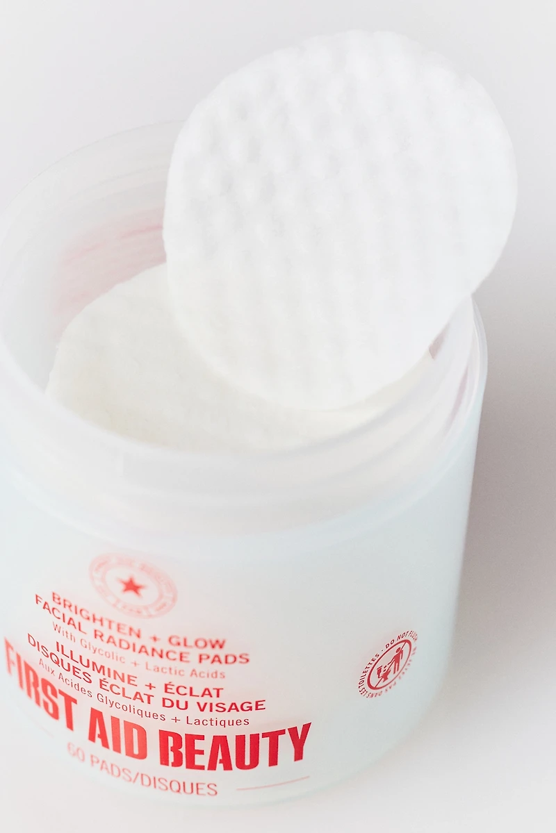 First Aid Beauty Brighten & Glow Facial Radiance Pads