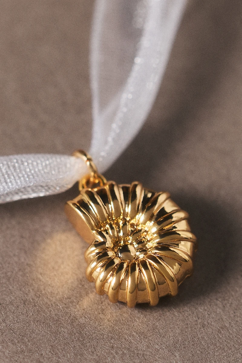 Mesh Sea Shell Necklace