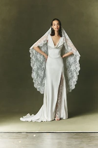 Watters Fingertip Lace Veil