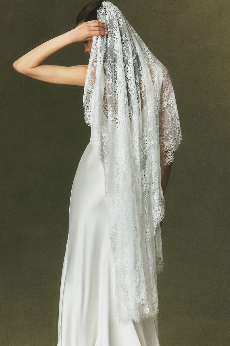 Watters Fingertip Lace Veil