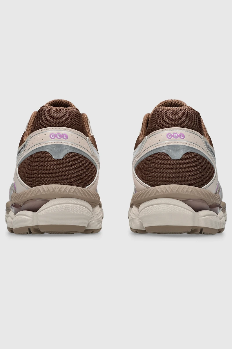 ASICS Gel-Cumulus 16 Sportstyle Sneakers