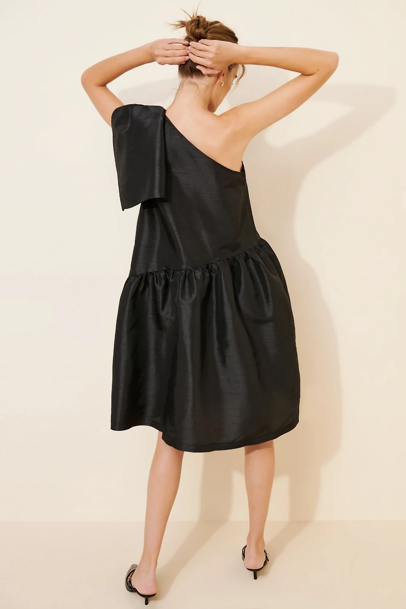 Stella Nova Crispy One-Shoulder Bow Dress