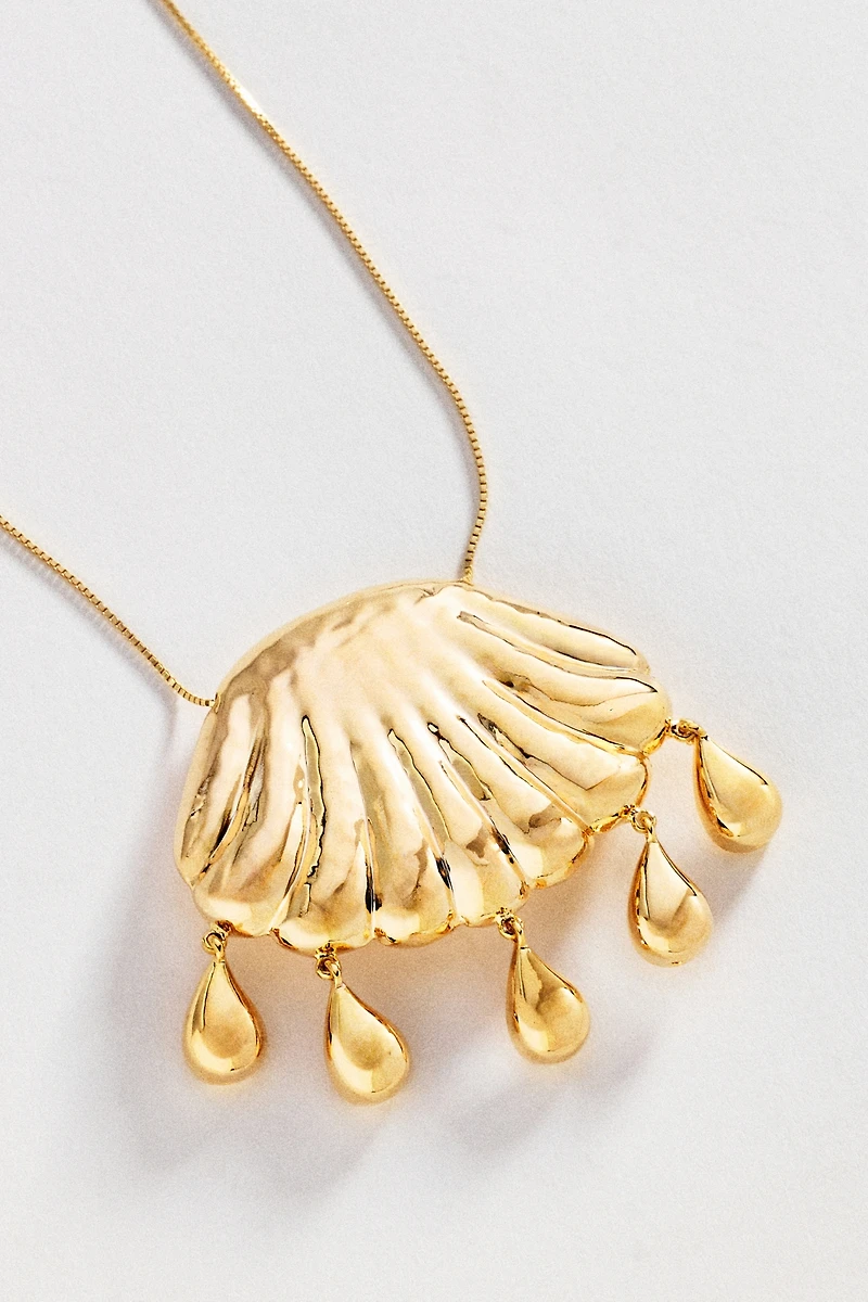 Metal Shell Pendant Necklace