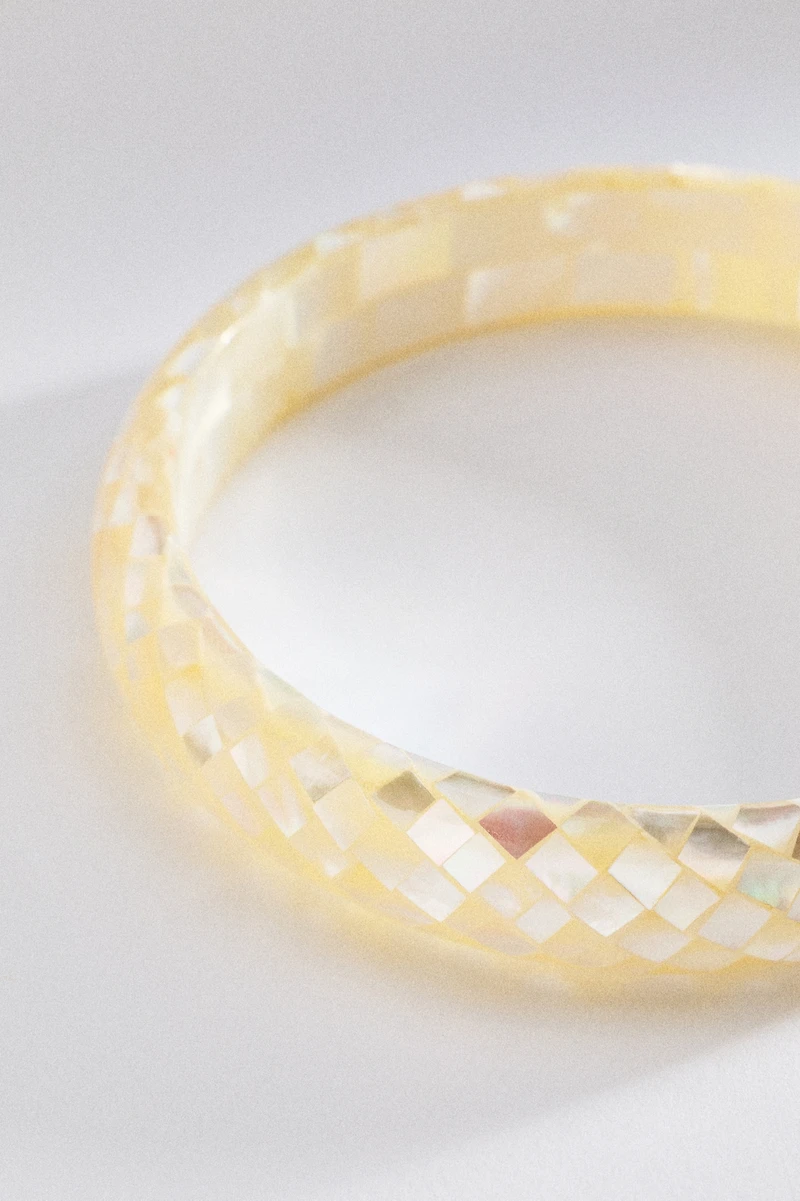Shell Bangle Bracelet