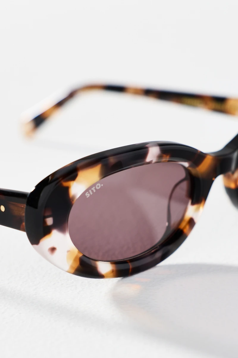 Sito Lourdes Slip Oval Sunglasses