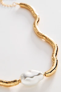 Swirled Metal Pearl Necklace