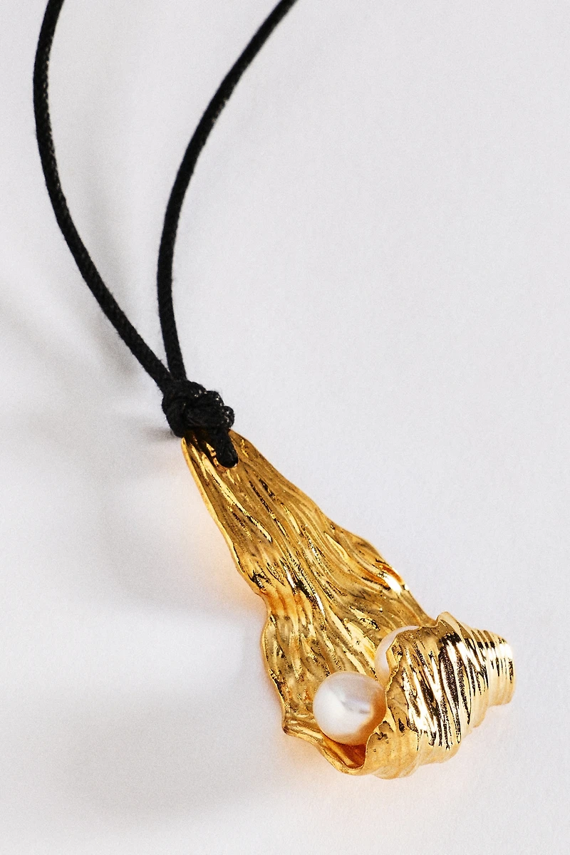 Joanna Laura Constantine Pendant Pearl Necklace