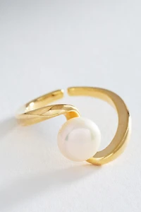 Delicate Pearl Ring