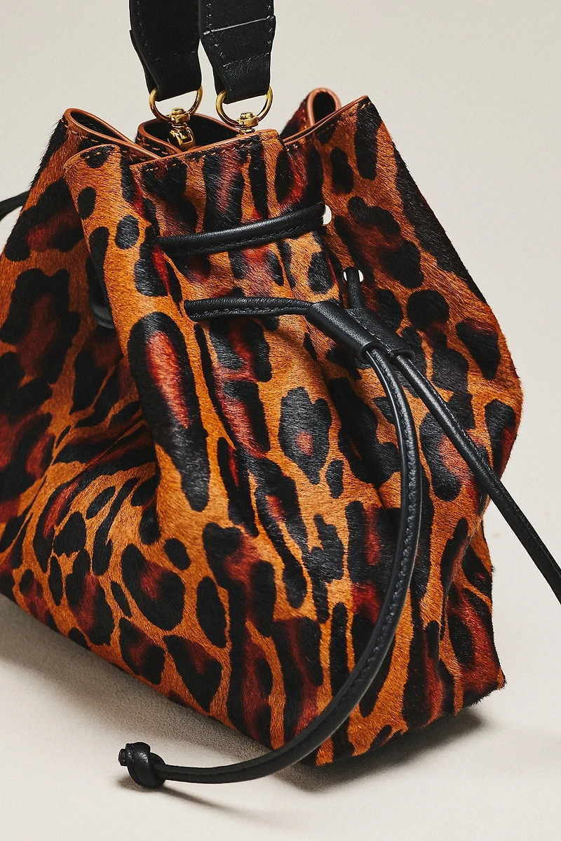 btb Los Angeles Harlow Bucket Bag